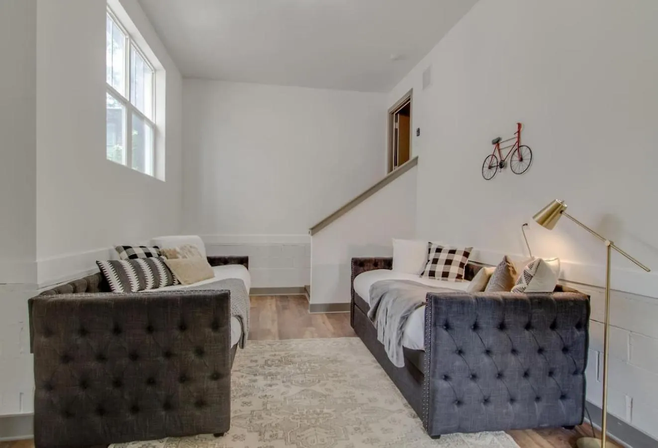 Beautiful Luxury Downtown Home Private Roofdeck Nashville 0*,  USA